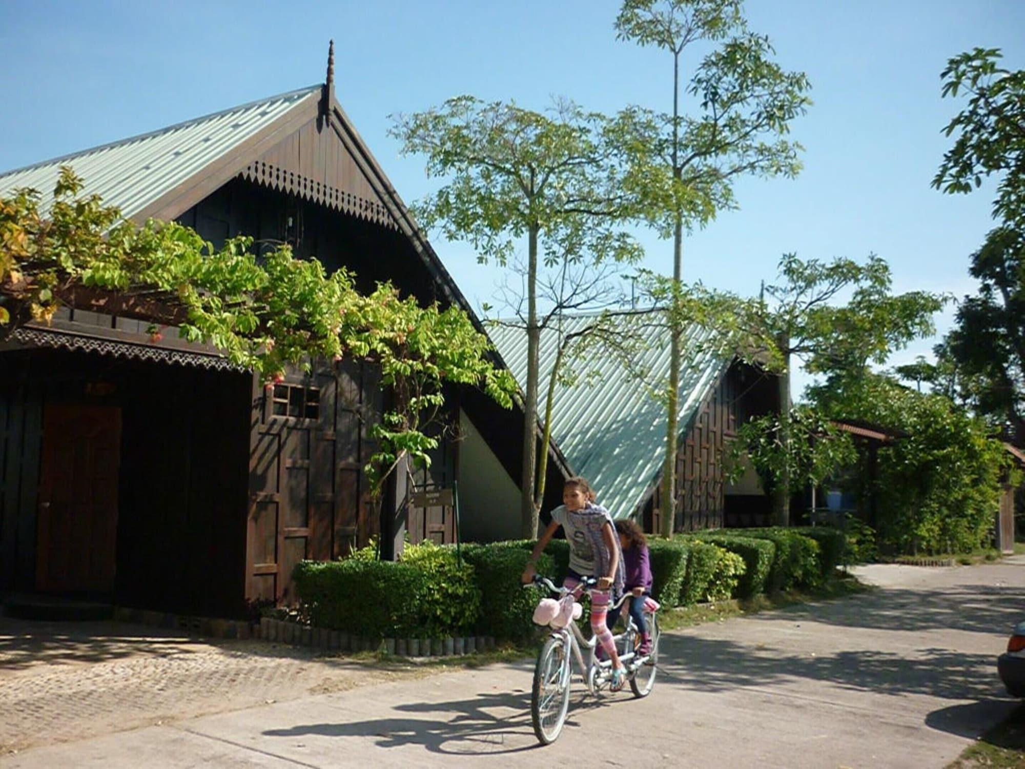 Tanita Lagoon Resort Udon Thani Exterior foto